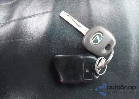 2004 Lexus Rx 330 z USA, uszkodzony, nr VIN JTJHA31U740044924